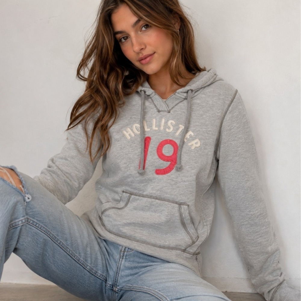 Hollister 19 Gray Pullover Hoodie Women's Small Y2K Logo Pocket Sweatshirt